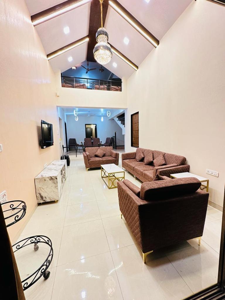 Casa Majestic Lonavala Villa Kültér fotó